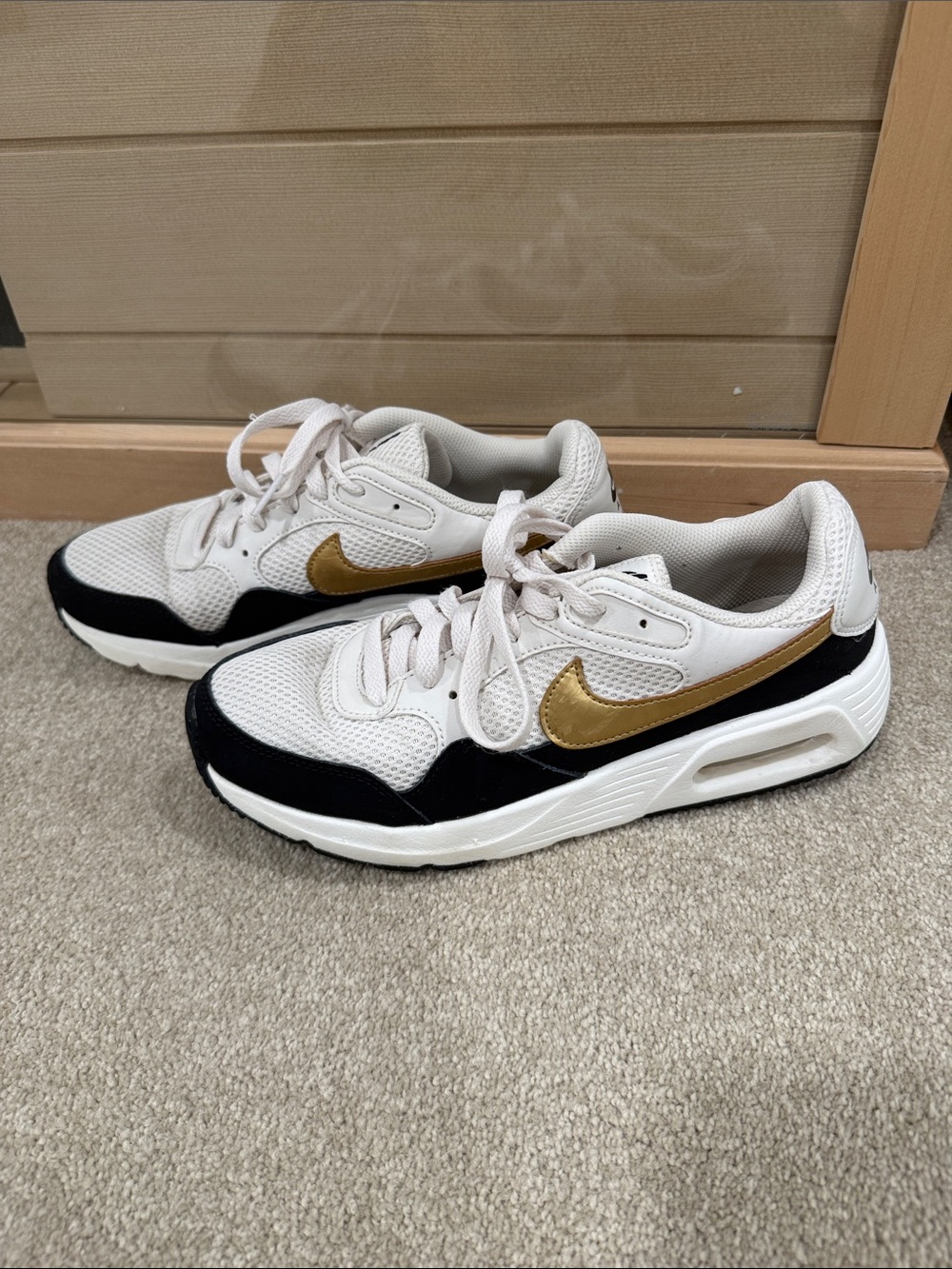 Nike White Black Gold Low-Top Sneakers - Picture 4 of 7